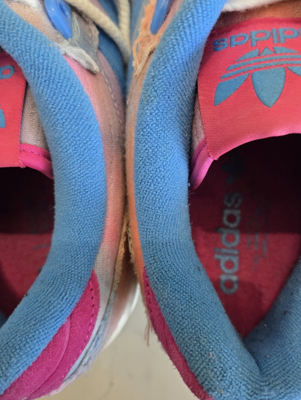 Men's Adidas Rivalry Low TR All-Star Sneakers Size 10 Pink and Blue Tie-Dye - Picture 10 of 10